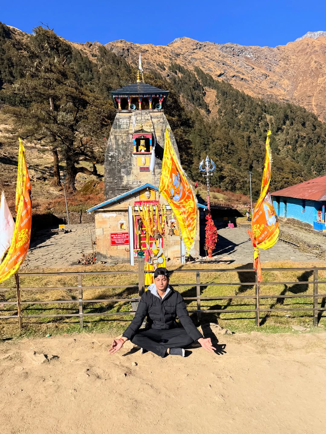 Madhmaheshwar temple view